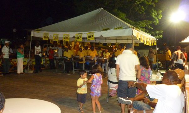 Die Sunday School in Buccoo ist ein wöchentliches pulsierendes Strassenfest. Erfahren Sie alles zu Geschichte und Ablauf dieser tollen Party.