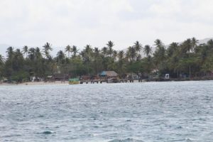 Pigeon Point auf Tobago in der Karibik in Trinidad und Tobago liegt auf der Rückfahrt mit dem Katamaran Picante bei einem Tagesauflug zum Schnorcheln